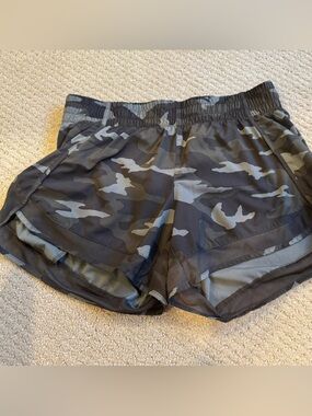 Athleta Women’s Black and Gray Camo Athletic Shorts